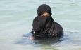 Muslimka v plavkach